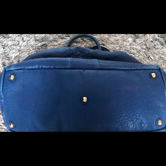 🆕 YSL “Easy” Handbag - Picture 6 of 7